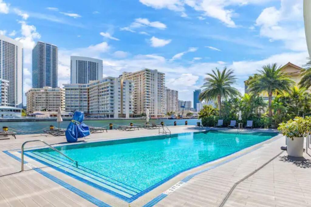 Ocean Views - Pool & Gym - Pet Friendly - Close To Beach Hallandale Beach Exterior foto