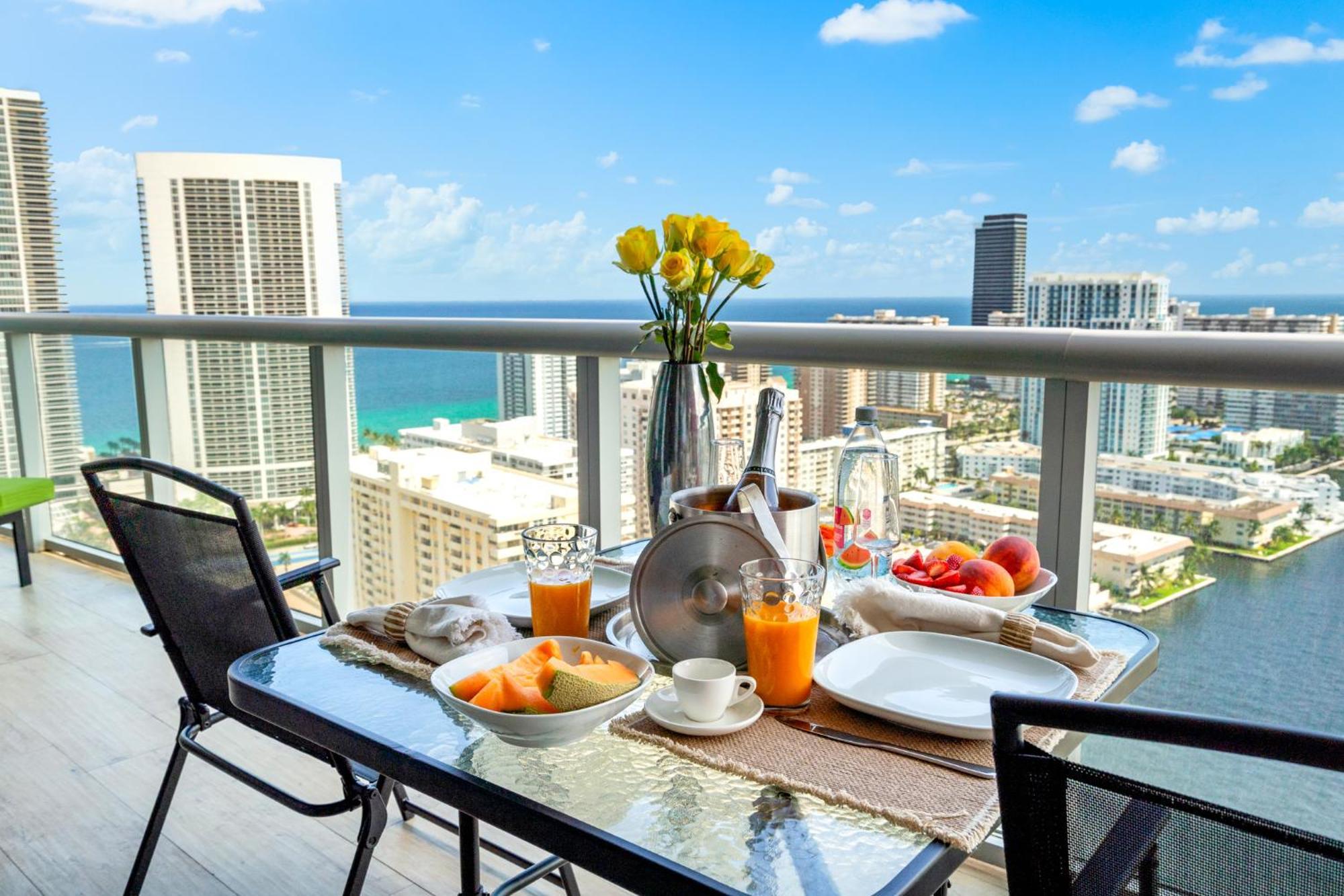 Ocean Views - Pool & Gym - Pet Friendly - Close To Beach Hallandale Beach Exterior foto