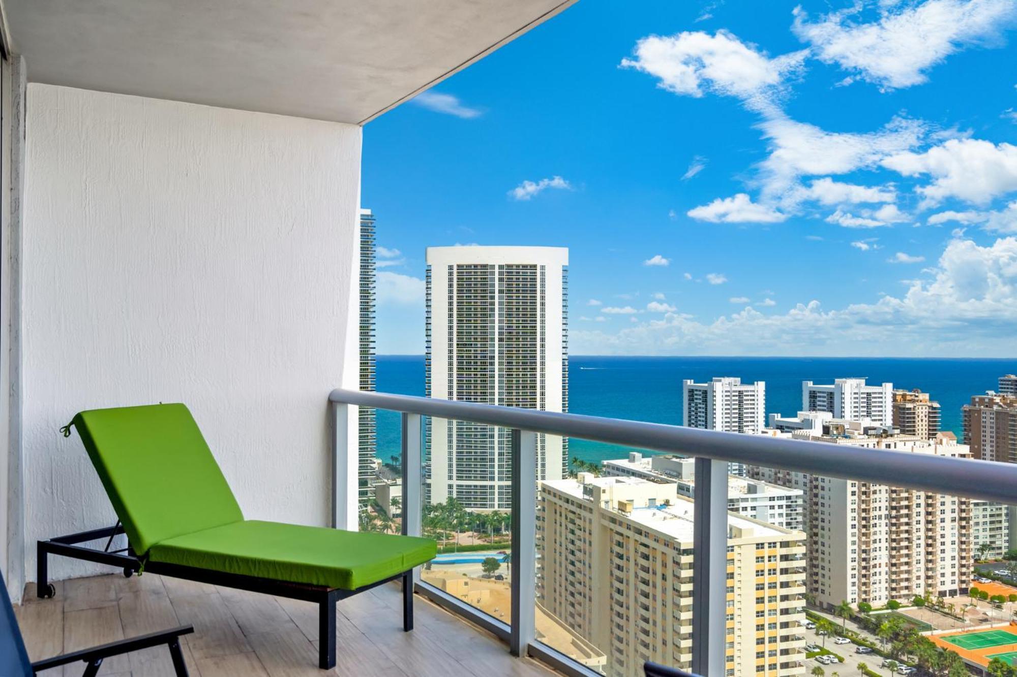 Ocean Views - Pool & Gym - Pet Friendly - Close To Beach Hallandale Beach Exterior foto