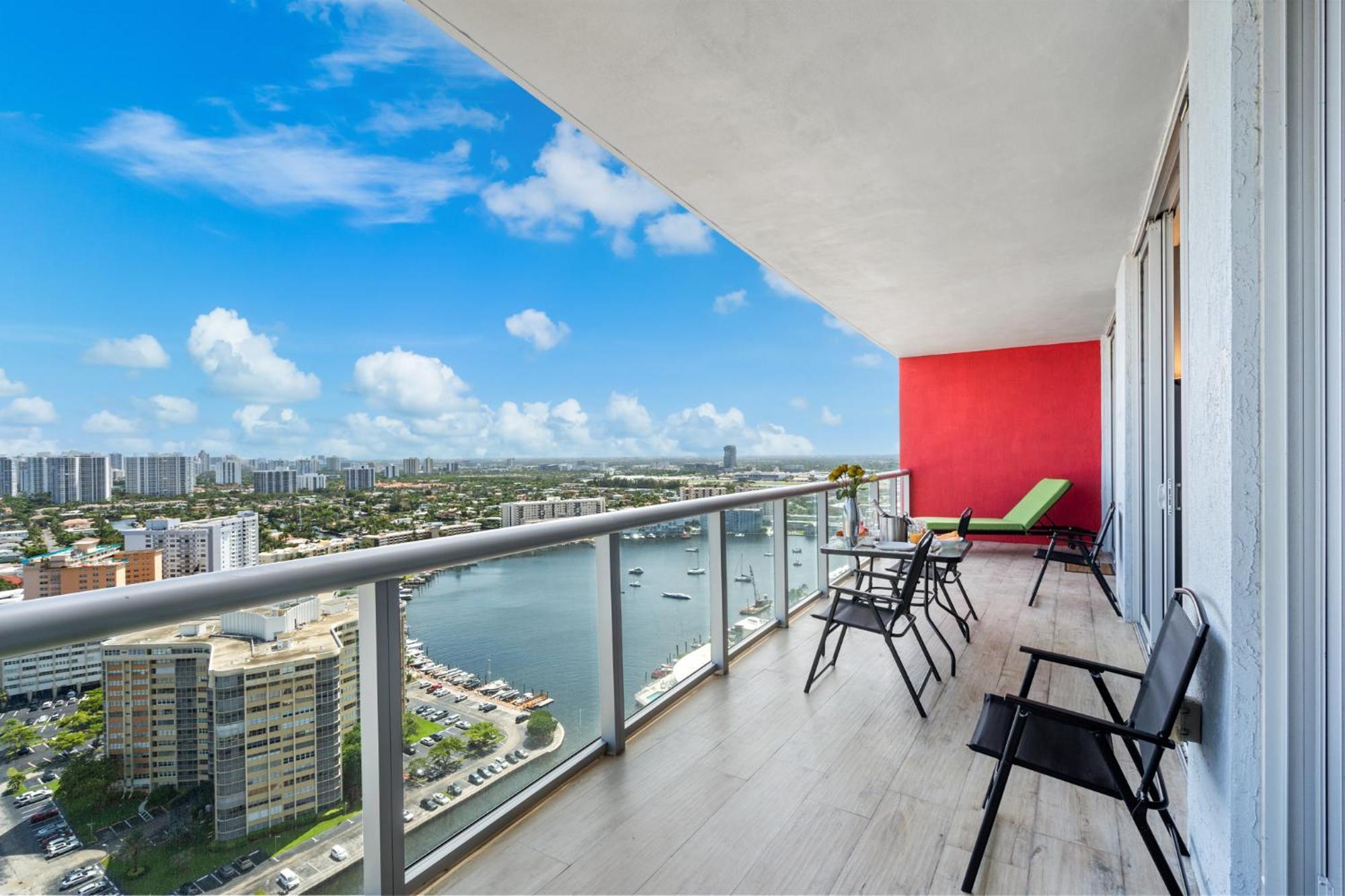 Ocean Views - Pool & Gym - Pet Friendly - Close To Beach Hallandale Beach Exterior foto